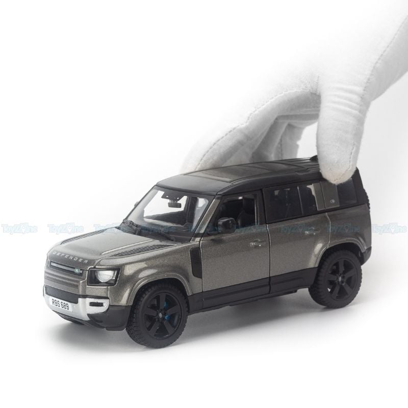 Mô hình xe Land Rover Defender 2022 1:24 Bburago