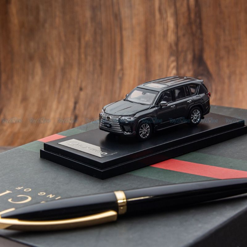 Mô hình xe Lexus LX600 1:64 LCD