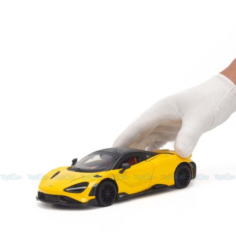Mô hình xe McLaren 765LT 1:24 CCA