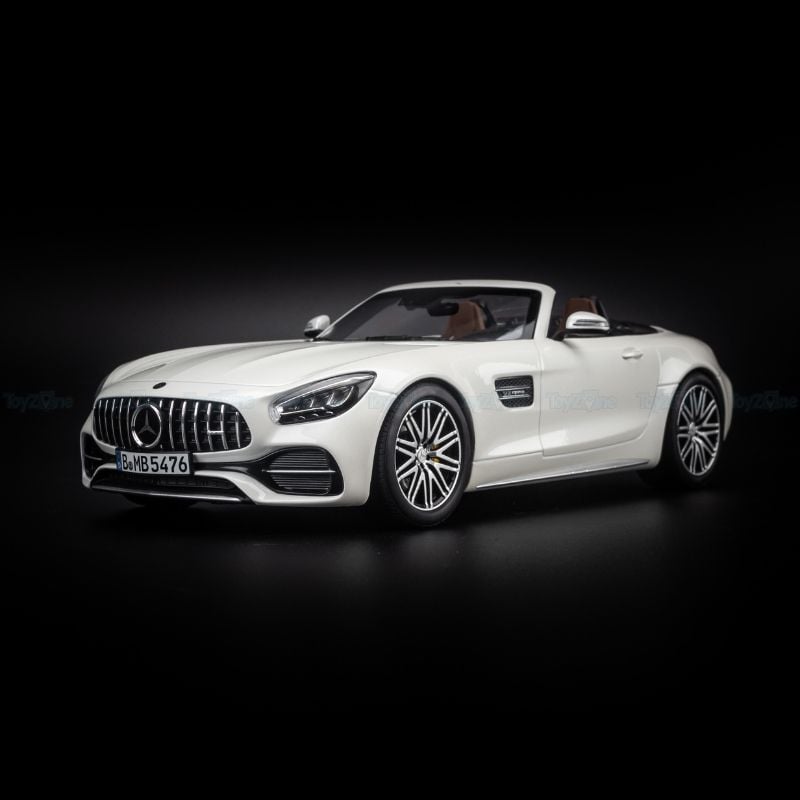 Mô hình xe Mercedes-Benz GTC 2019 1:18 Norev
