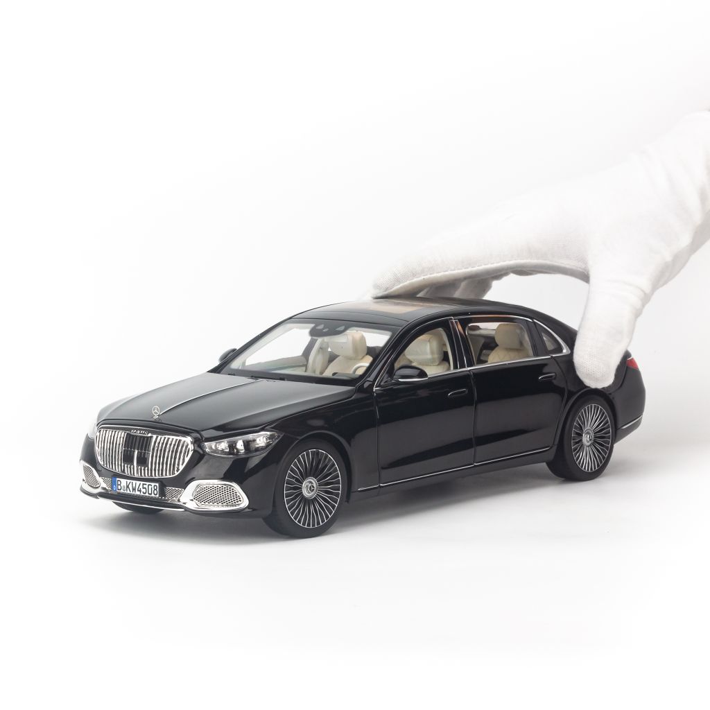Mô hình xe Mercedes Maybach S680 W223 2021 1:18 Norev