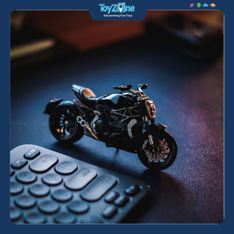 Mô hình xe mô tô Ducati X Diavel S Black 1:18 Bburago