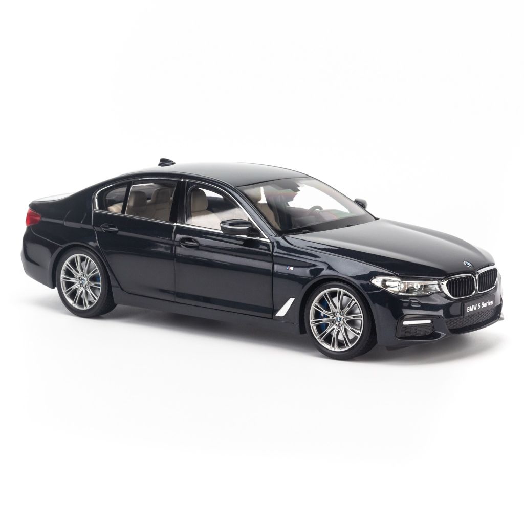 Mô hình xe sang BMW 5 Series 2019 1:18 Kyosho Black