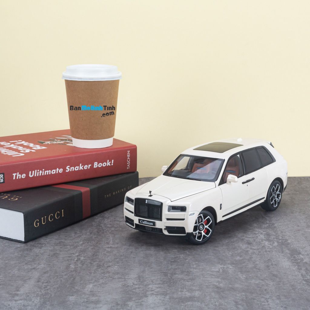 Mô hình xe Rolls Royce Cullinan Black Badge 1:18 Kengfai