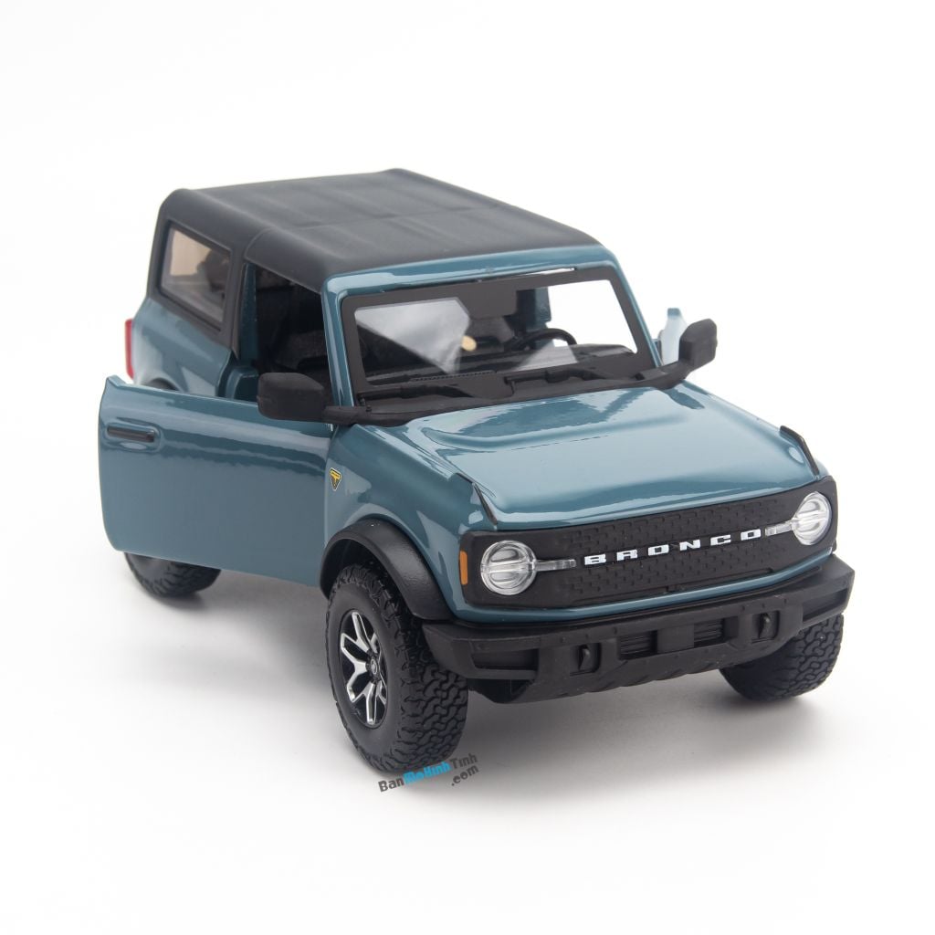 Mô hình xe Ford Bronco Badlands 2021 1:24 Maisto 31530