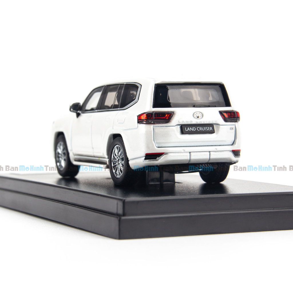 Mô hình xe Toyota Land Cruiser LC300 ZX 1:64 LCD