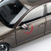 Mô hình xe Audi A4 All New 2017 Sedan Brown 1:18 Dealer (17)