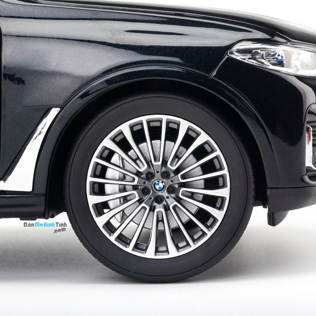 Mô hình xe suv BMW X7 G07 2019 1:18 Kyosho Black (3)