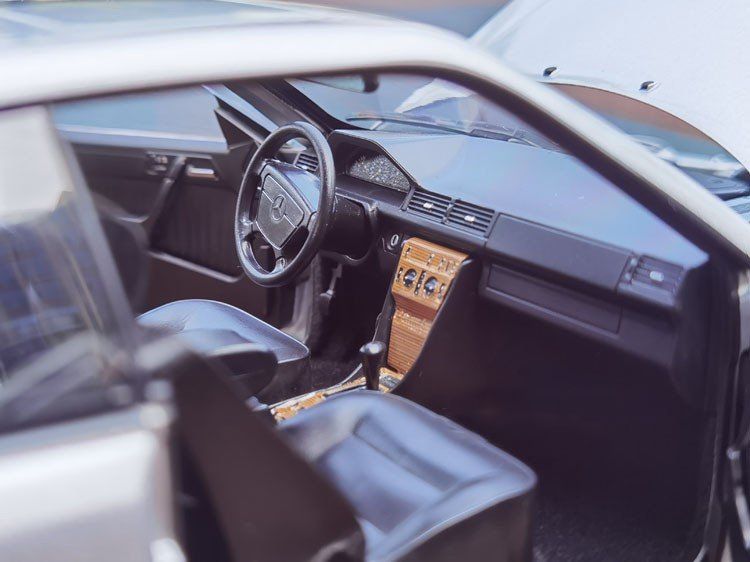  Mô hình xe Mercedes Benz 300 CE-24 Coupe 1:18 Norev 