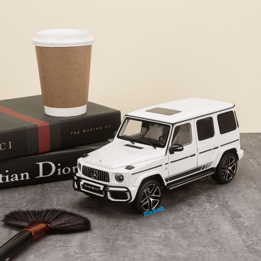 Mô hình xe Mercedes Benz G63 2019 1:18 Almost Real
