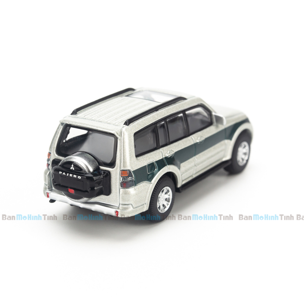 Mô hình xe Mitsubishi Pajero Gen 4 1:64 Xcartoys