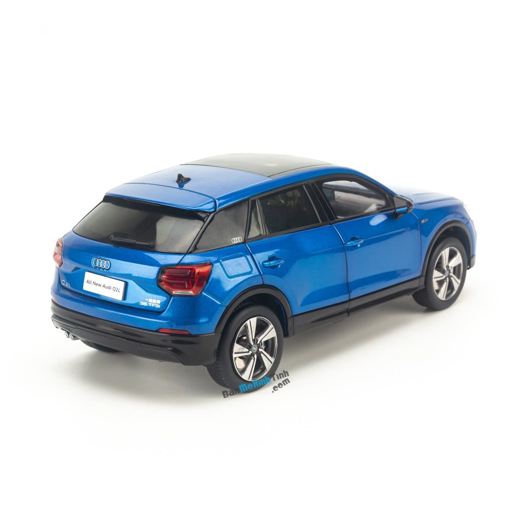 Mô hình xe Audi Q2 1:18 Dealer