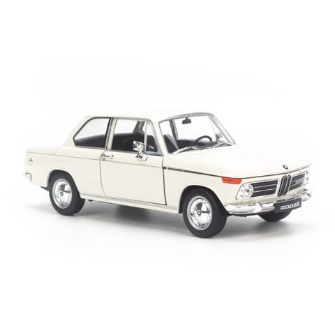 Mô hình xe BMW 2002 Ti 1:24 Welly