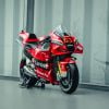 Mô hình xe mô tô GP Ducati Lenovo Team 2022 1:6 MAISTO
