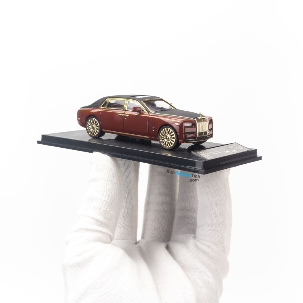 Mô hình xe Rolls Royce Phantom VIII 1:64 Dealer Red, Black, Gold (6)