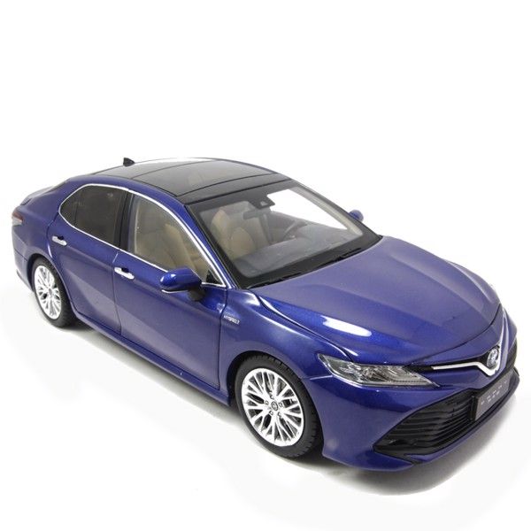 Mo-hinh-xe-Toyota-Camry-2018-2019-Blue-1-18-Paudi