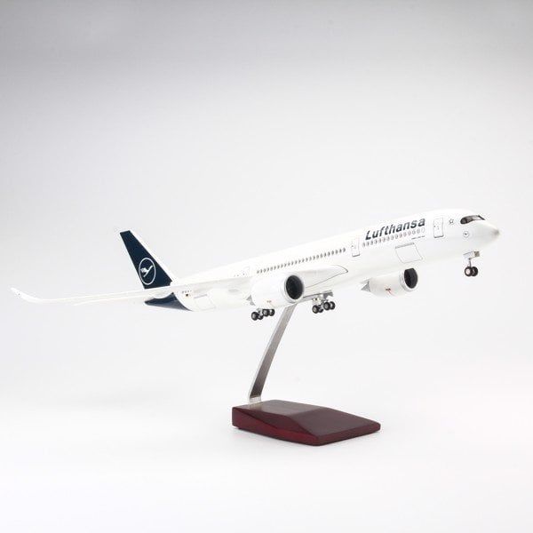 Mô hình máy bay Lufthansa 47cm lắp ráp có đèn Everfly