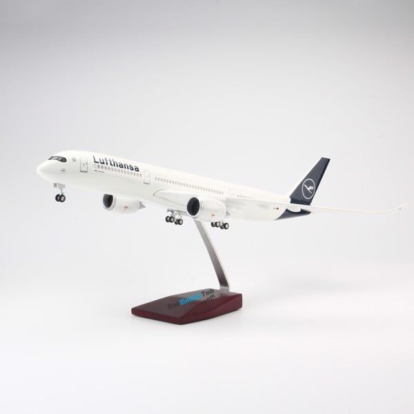 Mô hình máy bay Lufthansa 47cm lắp ráp có đèn Everfly