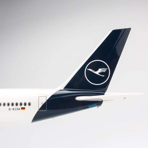 Mô hình máy bay Lufthansa 47cm lắp ráp có đèn Everfly