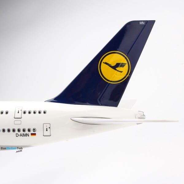 Mô hình máy bay Lufthansa 47cm lắp ráp có đèn Everfly