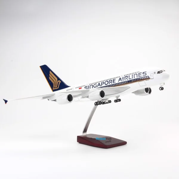 Mô hình máy bay Singapore Airlines 47cm lắp ráp có đèn Everfly