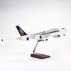 Mô hình máy bay Singapore Airlines 47cm lắp ráp có đèn Everfly