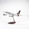 Mô hình máy bay Singapore Airlines 47cm lắp ráp có đèn Everfly
