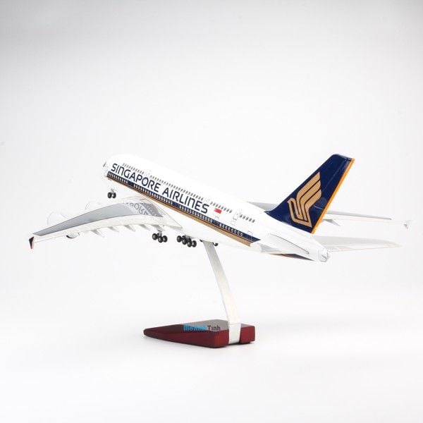 Mô hình máy bay Singapore Airlines 47cm lắp ráp có đèn Everfly