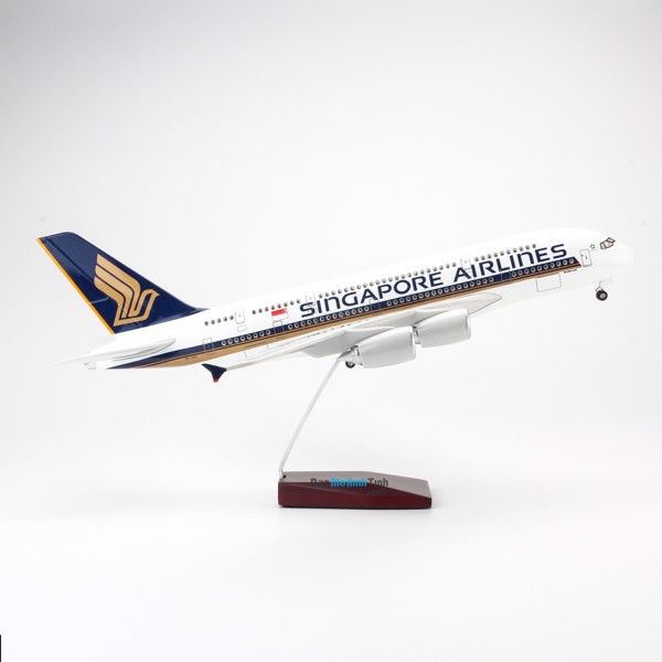 Mô hình máy bay Singapore Airlines 47cm lắp ráp có đèn Everfly