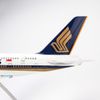 Mô hình máy bay Singapore Airlines 47cm lắp ráp có đèn Everfly