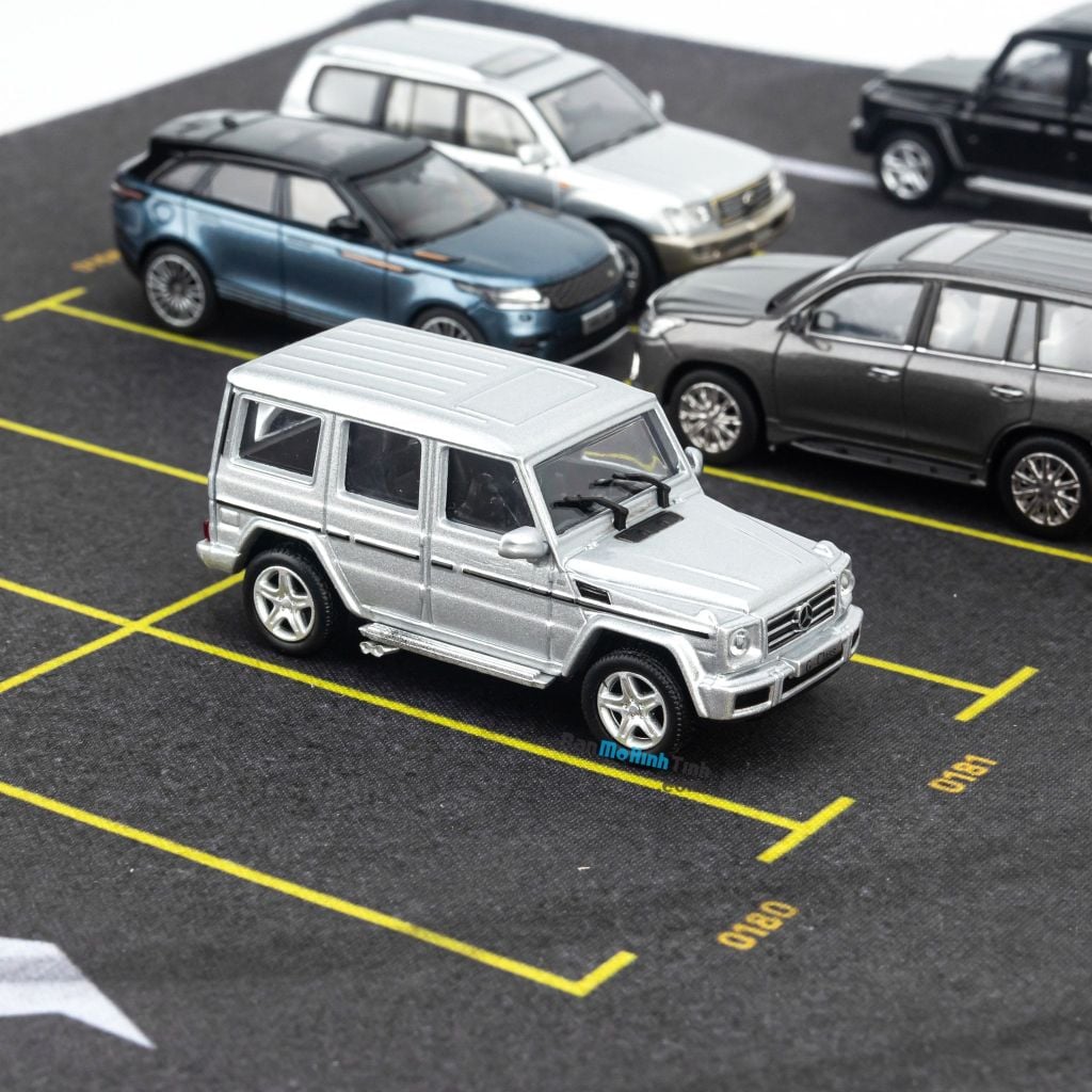 Mô hình xe Mercedes Benz G63 1:64 Dealer