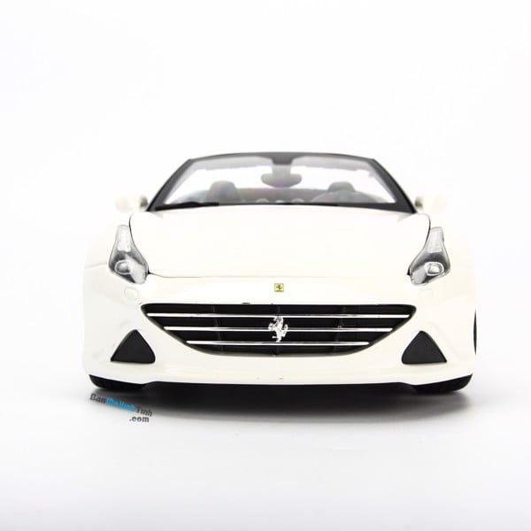 Mô hình xe Ferrari California T - Open Top 1:18 Bburago