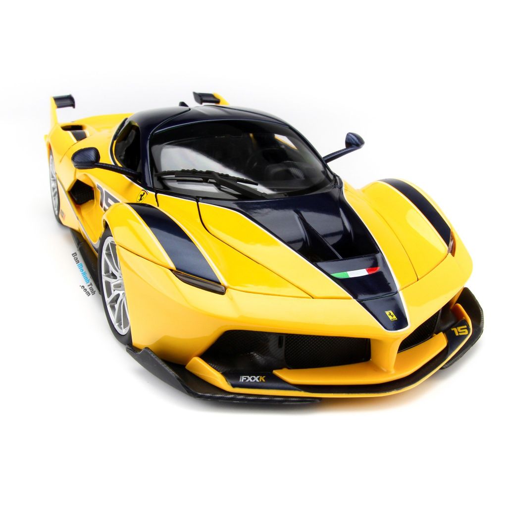 Mô hình xe Ferrari FXX K No.15 Yellow 1:18 Bburago (8)