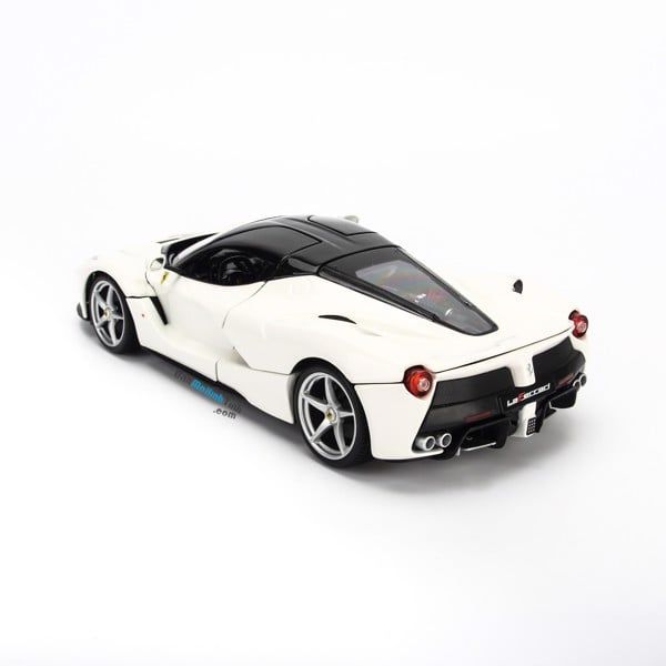 Mô hình xe Ferrari LaFerrari 1:18 Bburago