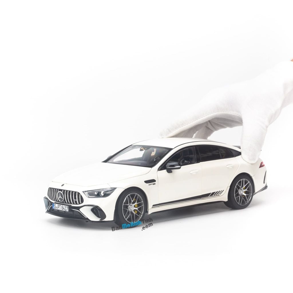 Mô hình xe Mercedes-Benz AMG GT63S 4Matic 2021 1:18 Norev