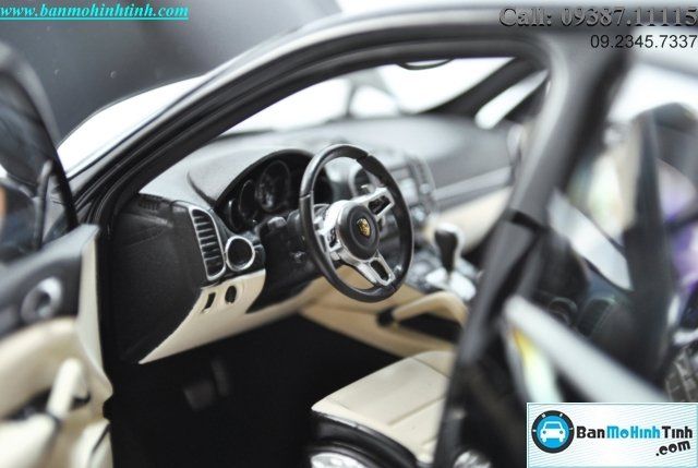 Mô hình xe Porsche Cayenne Turbo S 2014 Black 1:18 Minichamps