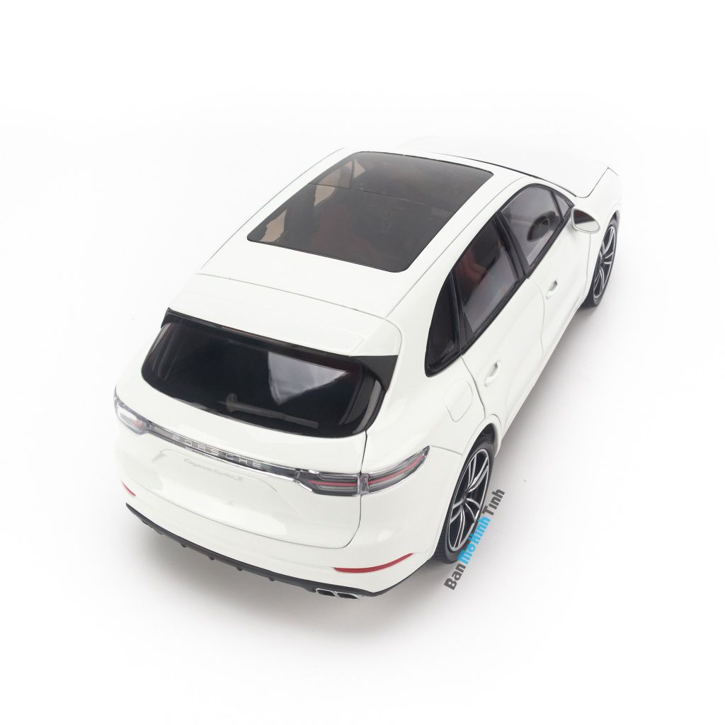 Mô hình xe Porsche Cayenne Turbo S 2017 1:18 Minichamps