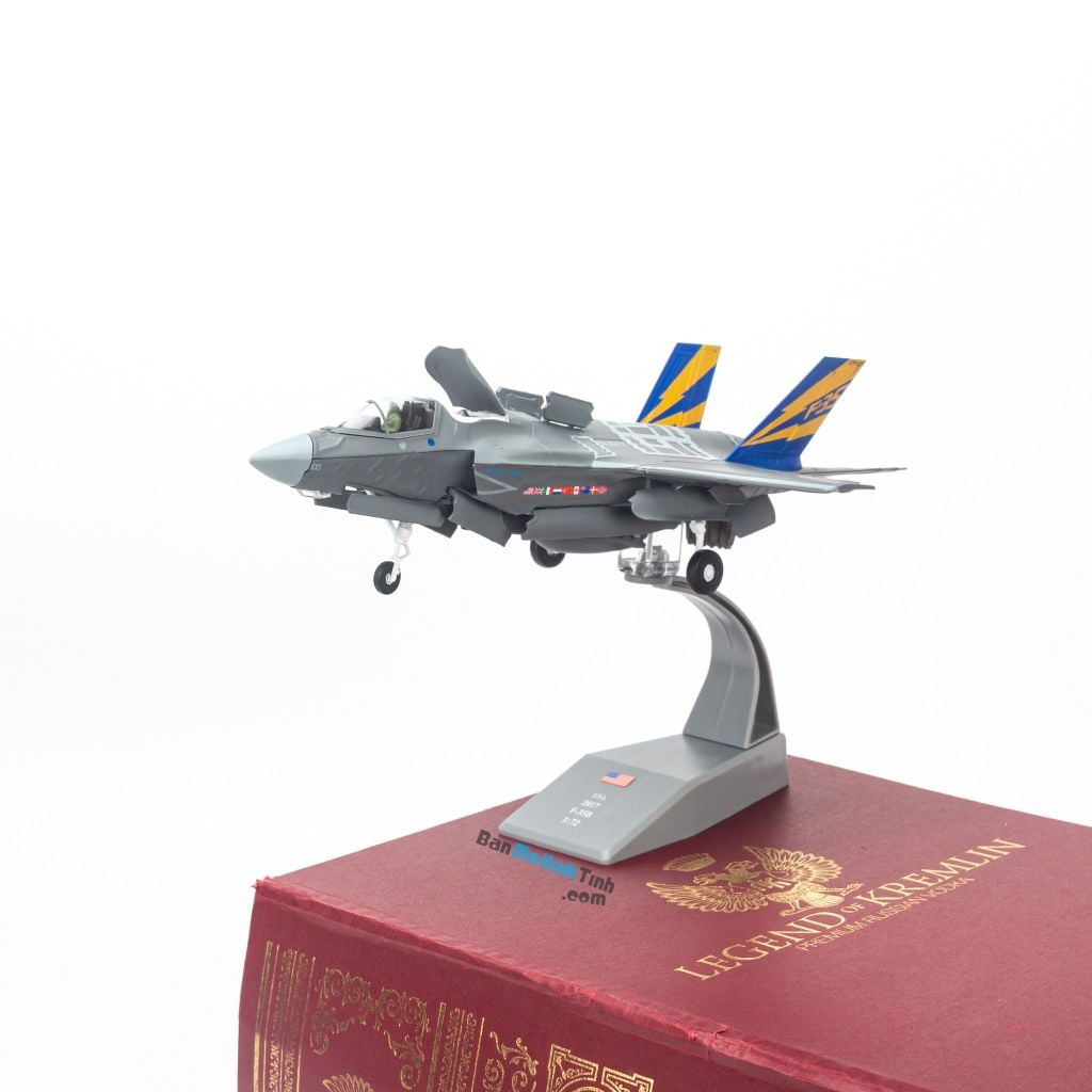 Mô hình máy bay quân sự F35-B Lighting II 1:72 Amer (4)