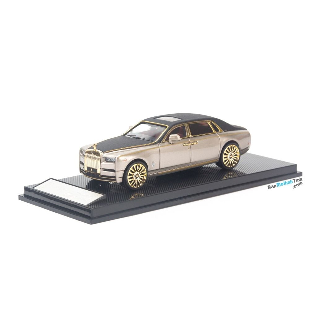 Mô hình xe Rolls Royce Phantom VIII 1:64 Dealer Silver, Black, Gold (1)