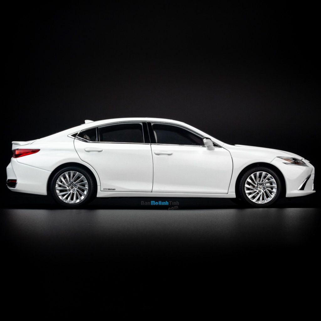 Mô hình xe Lexus ES300h White 1:18 Dealer (28)