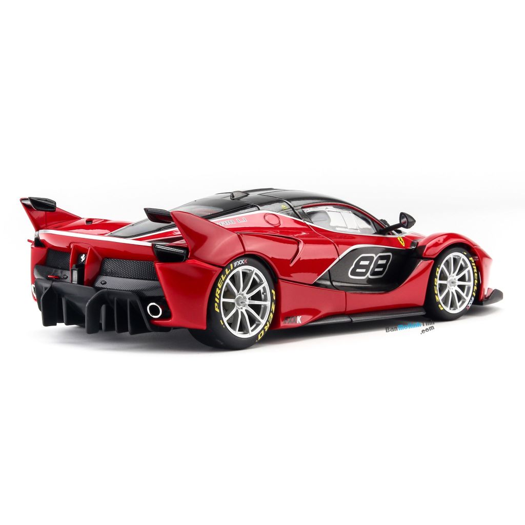 Mô hình xe Ferrari FXX K No.88 Red 1:18 Bburago Signature (6)