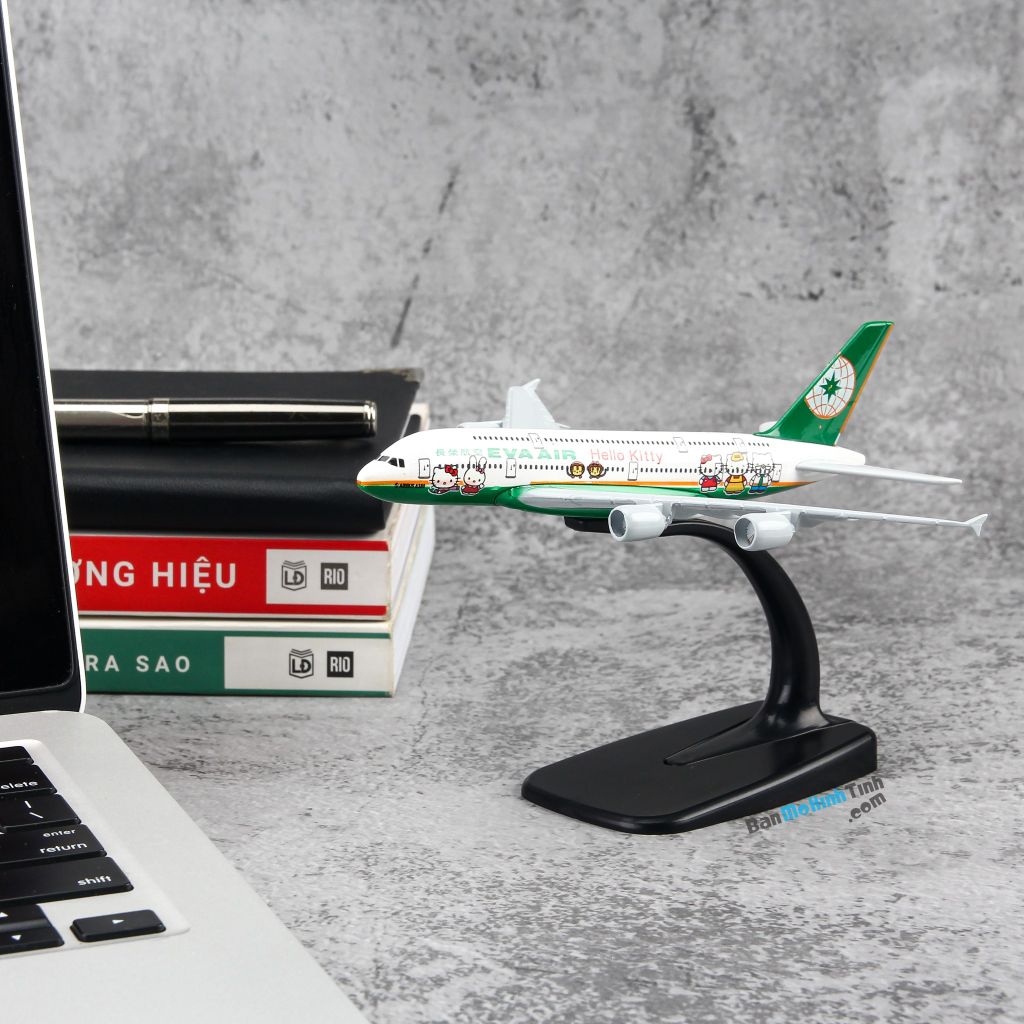 Mô hình máy bay tĩnh Eva Air Hello Kitty Green Airbus A380 16cm Everfly giá rẻ (11)