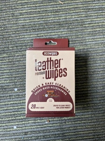 Khăn ướt lau đồ da tiện lợi, giầy của bạn sẽ sáng bóng mọi nơi bạn đi - BOMSISTER W22