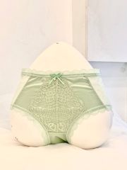 Quần lót lưới phía sau, ren lụa phía trước, mặc lên rất thời trang đằm thắm Q5251
