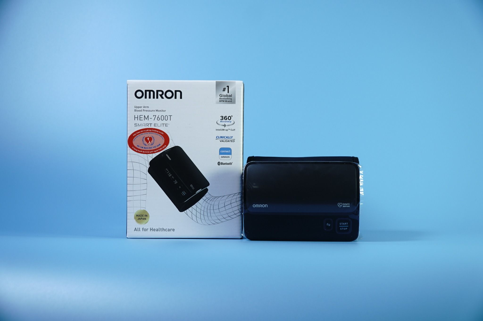  Máy đo huyết áp tự động không dây Omron HEM-7600T vòng bít thông minh, kết nối Bluetooth 