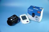  Máy đo huyết áp bắp tay Omron HEM-7156T kết nối Bluetooth thông minh 