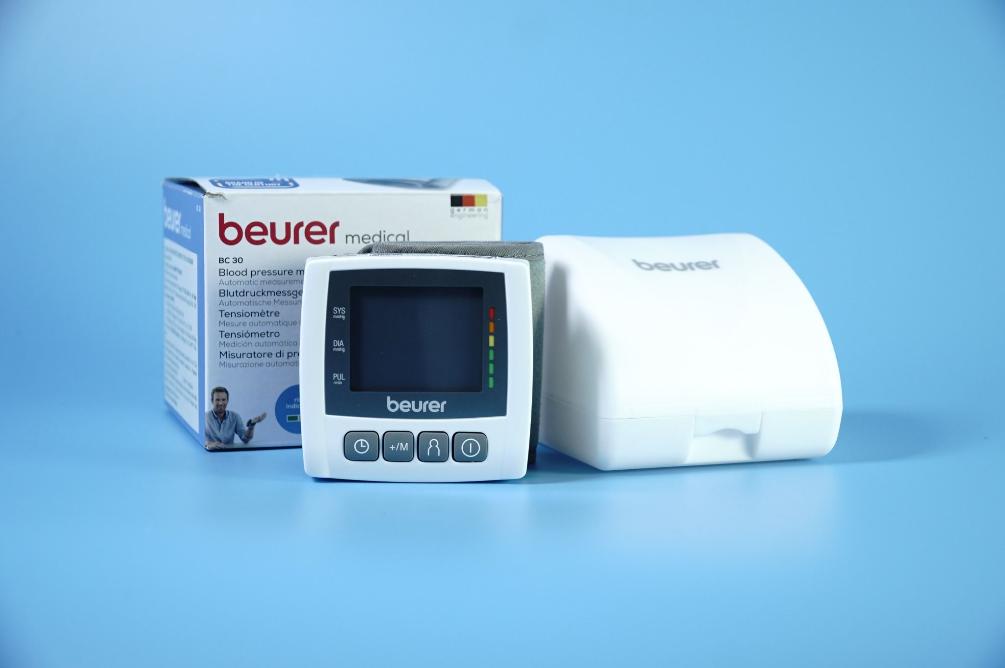  Máy đo huyết áp cổ tay BEURER BC30 nhỏ gọn, thông minh, chính xác tự động 
