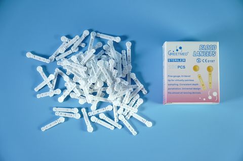 Hộp 100 kim lấy máu Greetmed kim dẹp, vô trùng, dùng 1 lần tiết kiệm - Nhiều màu 