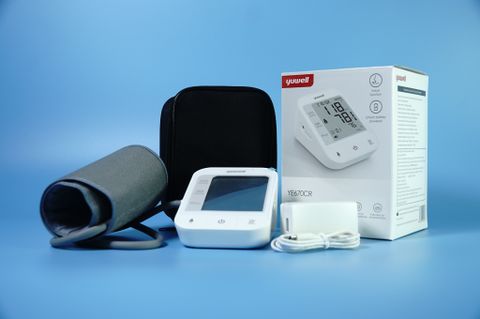  Máy đo huyết áp YUWELL YE670CR bắp tay tự động cảnh báo giọng nói 