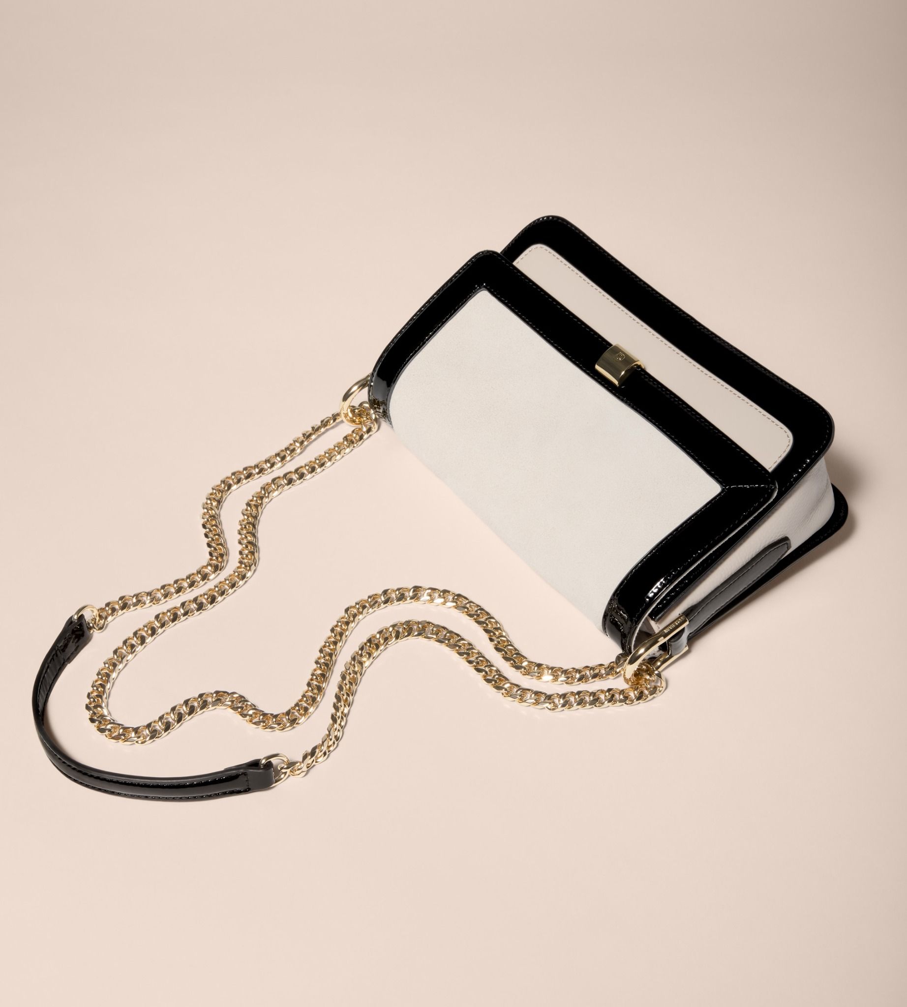 Daniella Chain Shoulder Bag